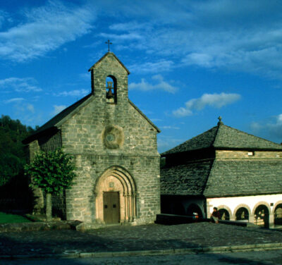 Roncesvalles-02-Kapelle-2001-gje